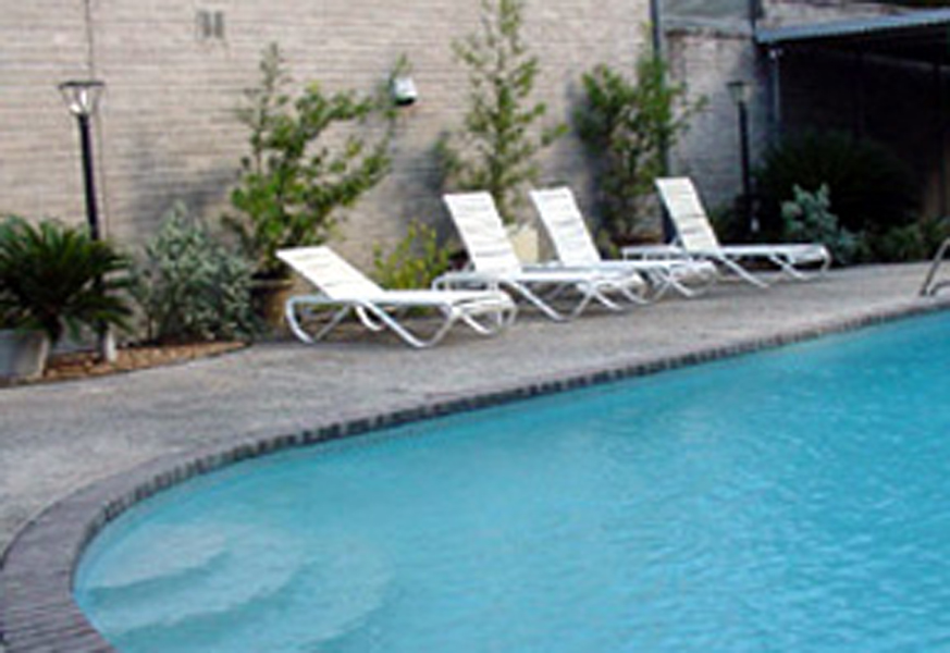 4505 Acacia Bellaire pool fence