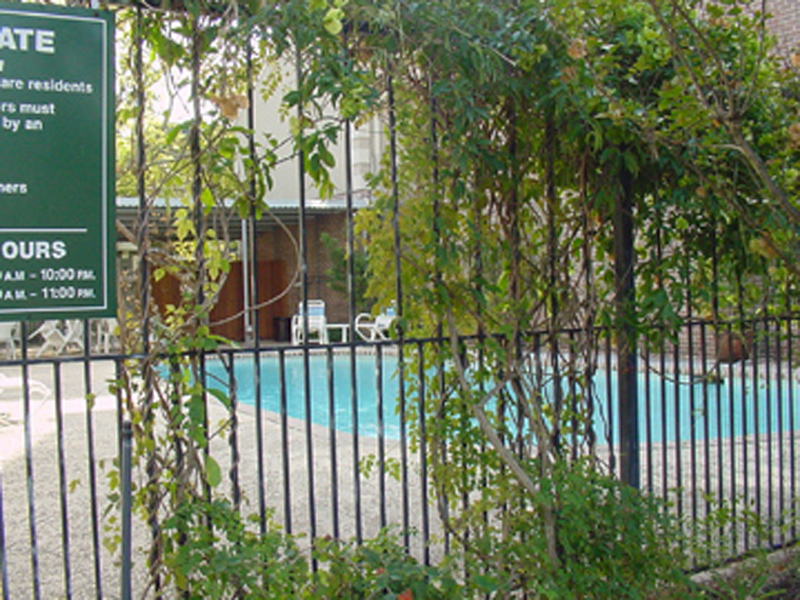 4505 Acacia Bellaire pool